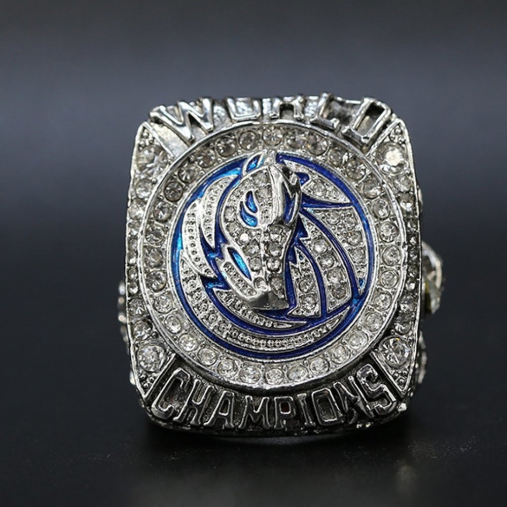 Dallas Mavericks 2011 Fan Championship Ring Dirk - Picture 4 of 7